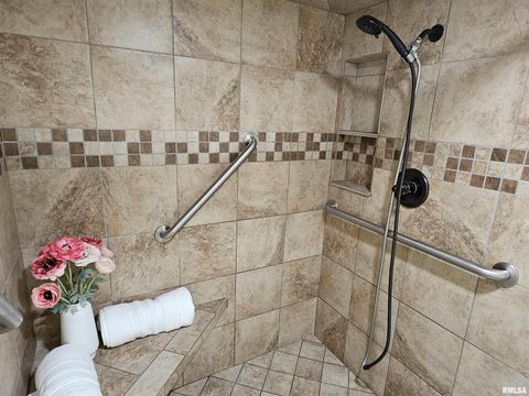 Tiny photo for 16485 E ROBIN Road, Mt Vernon, IL 62864 (MLS # EB458279)