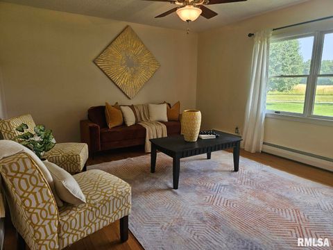 Tiny photo for 16485 E ROBIN Road, Mt Vernon, IL 62864 (MLS # EB458279)