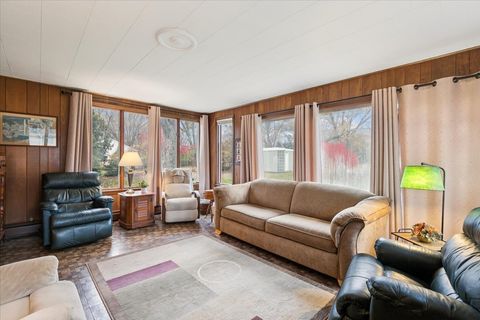 Tiny photo for 223 S Glendale Avenue, Barrington, IL 60010 (MLS # 12520770)