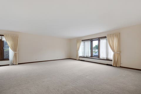 Tiny photo for 911 W Willow Lane, Mount Prospect, IL 60056 (MLS # 12728551)