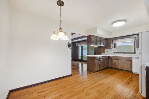 Tiny photo for 911 W Willow Lane, Mount Prospect, IL 60056 (MLS # 12728551)