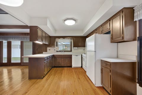 Tiny photo for 911 W Willow Lane, Mount Prospect, IL 60056 (MLS # 12728551)