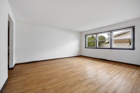 Tiny photo for 911 W Willow Lane, Mount Prospect, IL 60056 (MLS # 12728551)