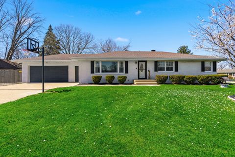 Photo of 3311 Pinecrest Drive, Joliet, IL 60435 (MLS # 12609912)