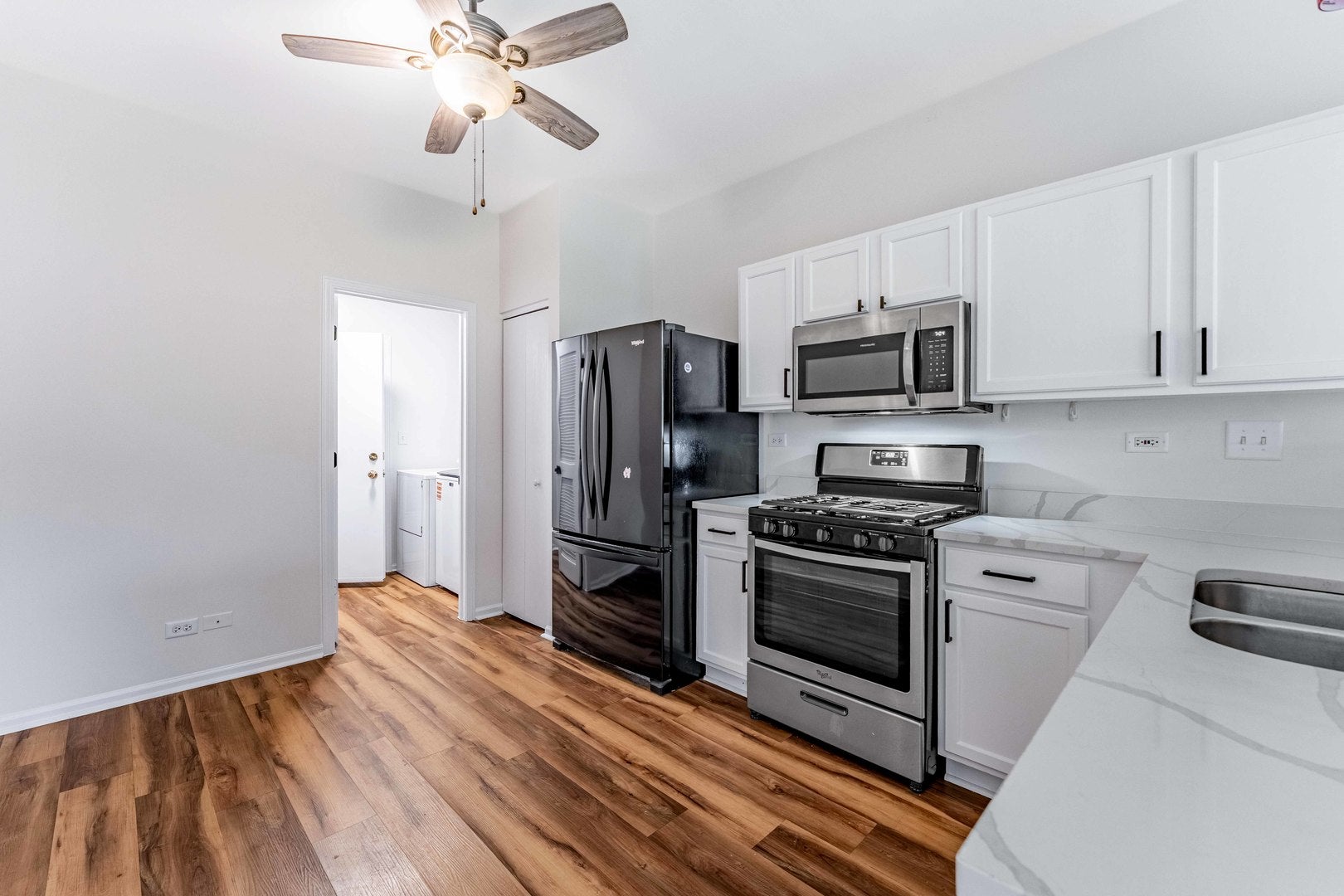 2525 Looking Glass Court