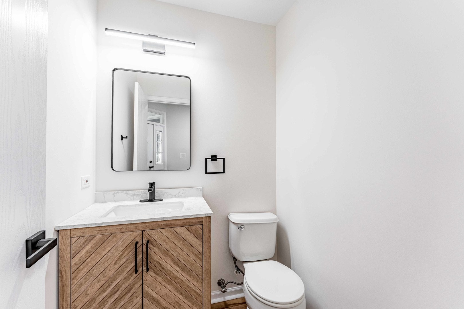 2525 Looking Glass Court