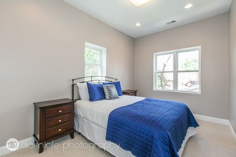 Tiny photo for 806 S Oakley Boulevard, Chicago, IL 60612 (MLS # 12501582)