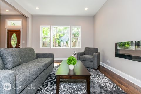 Tiny photo for 806 S Oakley Boulevard, Chicago, IL 60612 (MLS # 12501582)