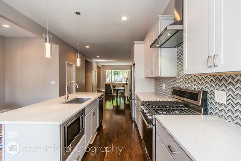 Tiny photo for 806 S Oakley Boulevard, Chicago, IL 60612 (MLS # 12501582)