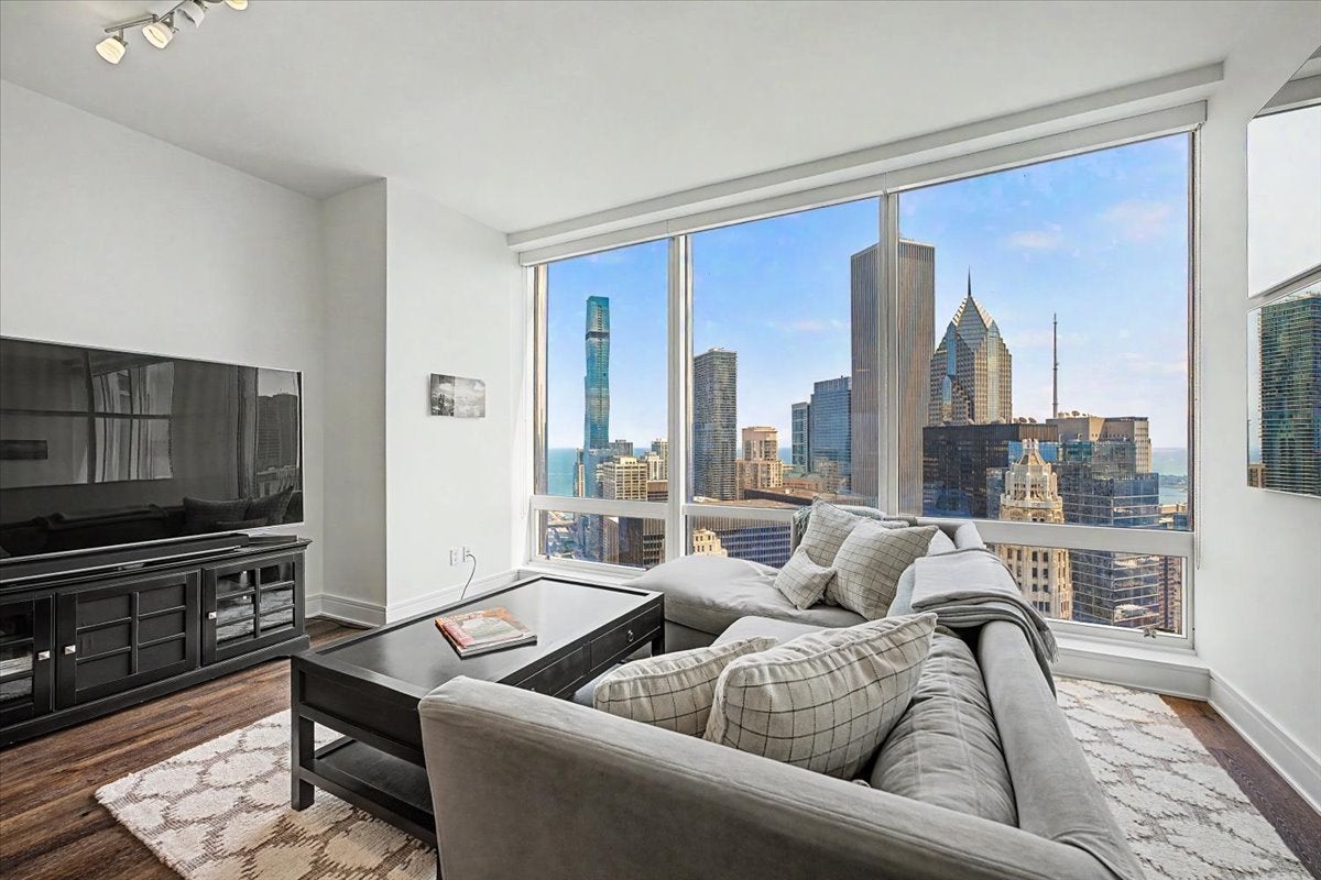 401 N Wabash Avenue 39i