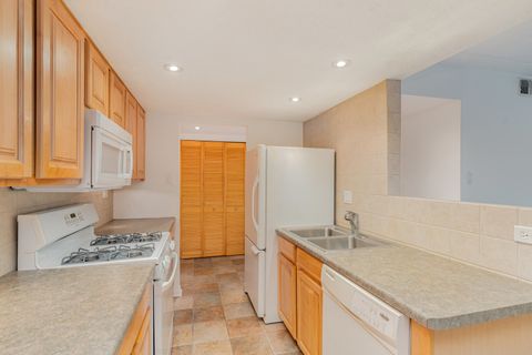 Tiny photo for 8025 Woodglen Lane #108, Downers Grove, IL 60516 (MLS # 12503087)