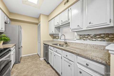 Tiny photo for 710 Saint Andrews Lane #20, Crystal Lake, IL 60014 (MLS # 12662328)