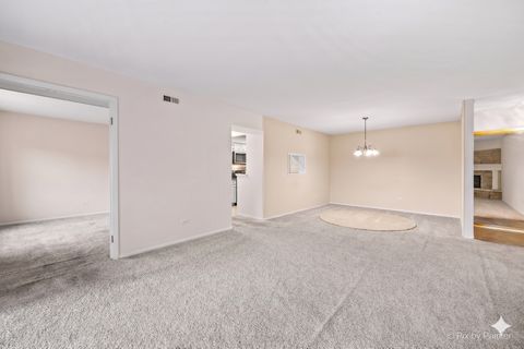 Tiny photo for 710 Saint Andrews Lane #20, Crystal Lake, IL 60014 (MLS # 12662328)