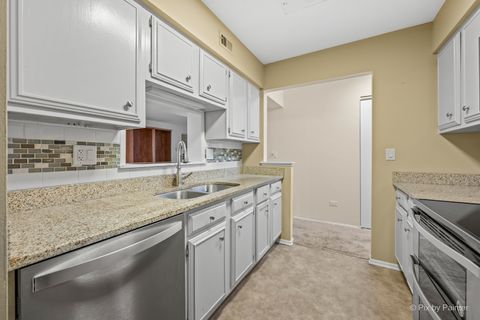 Tiny photo for 710 Saint Andrews Lane #20, Crystal Lake, IL 60014 (MLS # 12662328)