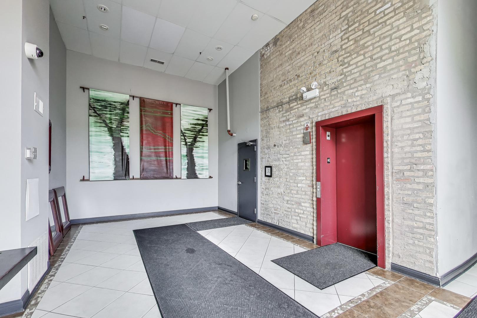 1215 W GUNNISON Street 205