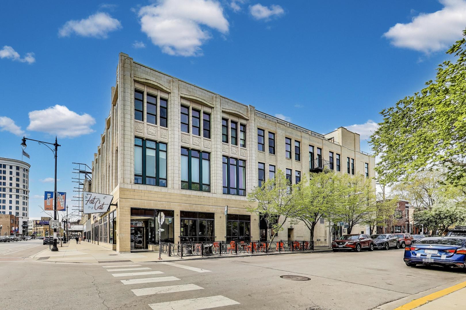 1215 W GUNNISON Street 205