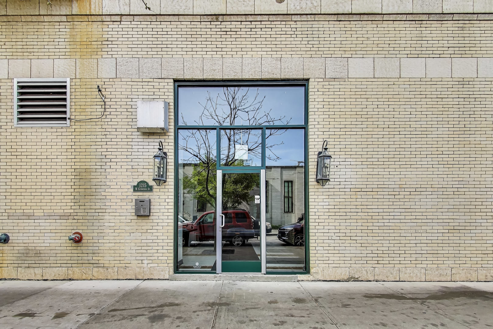 1215 W GUNNISON Street 205