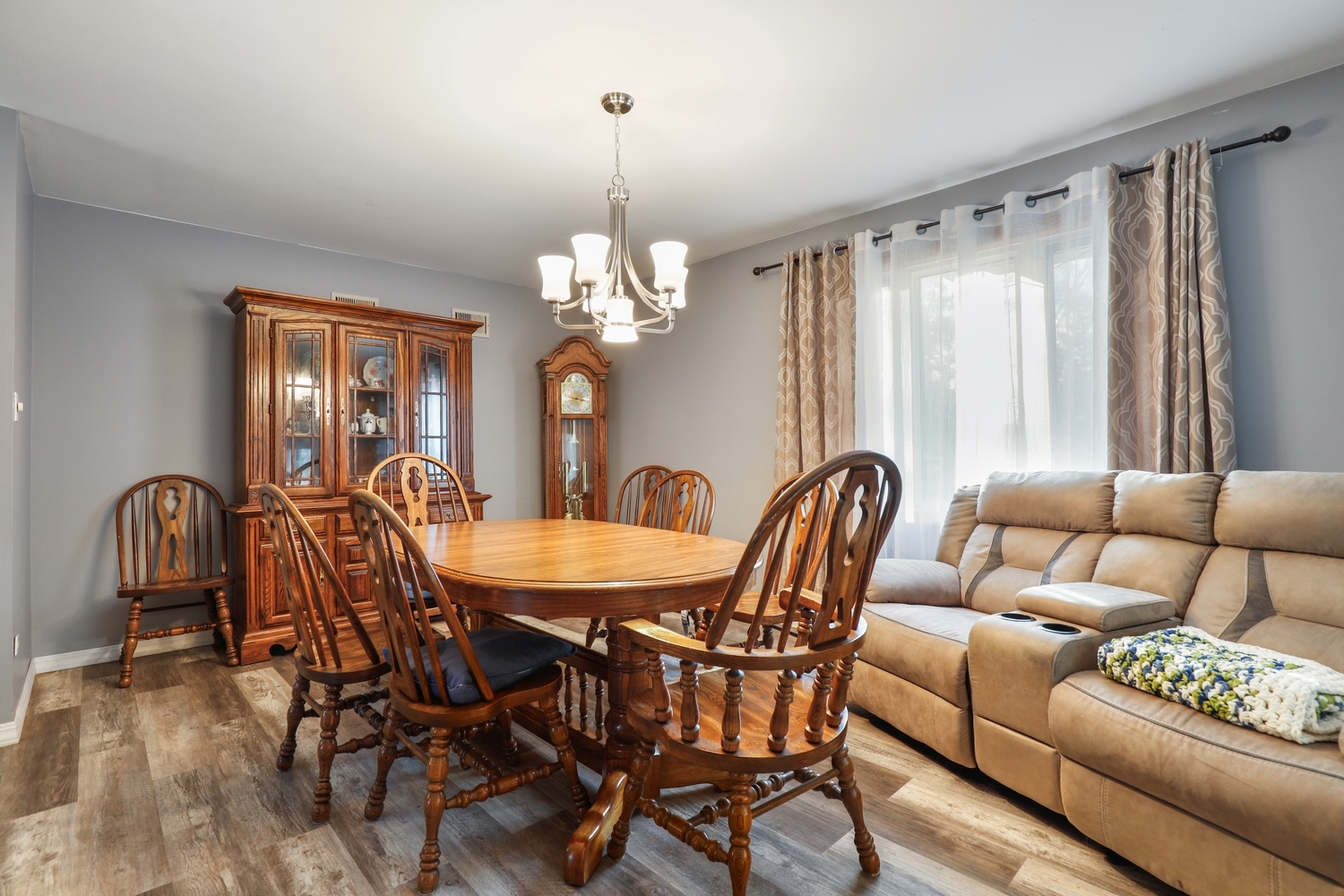 11S450 Carpenter Street