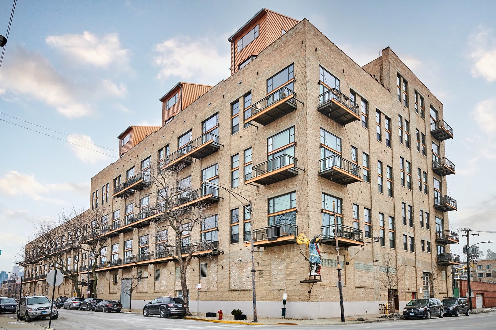 2545 S DEARBORN Street 323