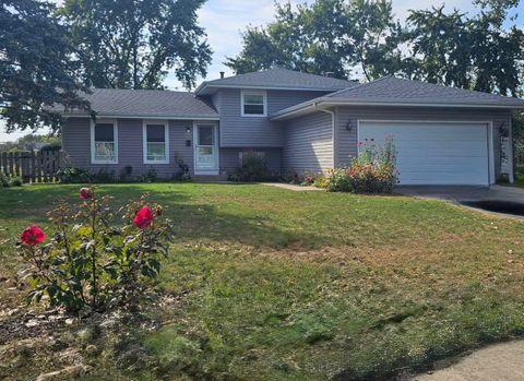 Photo of 736 Tama Court, Carol Stream, IL 60188 (MLS # 12485249)