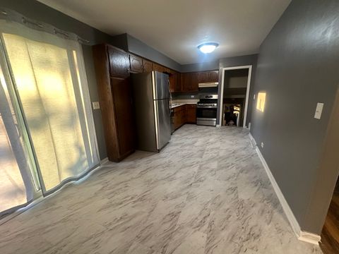 Tiny photo for 736 Tama Court, Carol Stream, IL 60188 (MLS # 12485249)