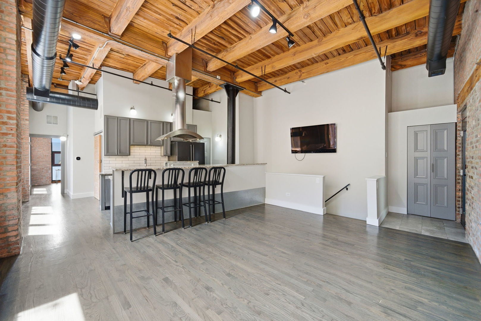 331 S Peoria Street 107
