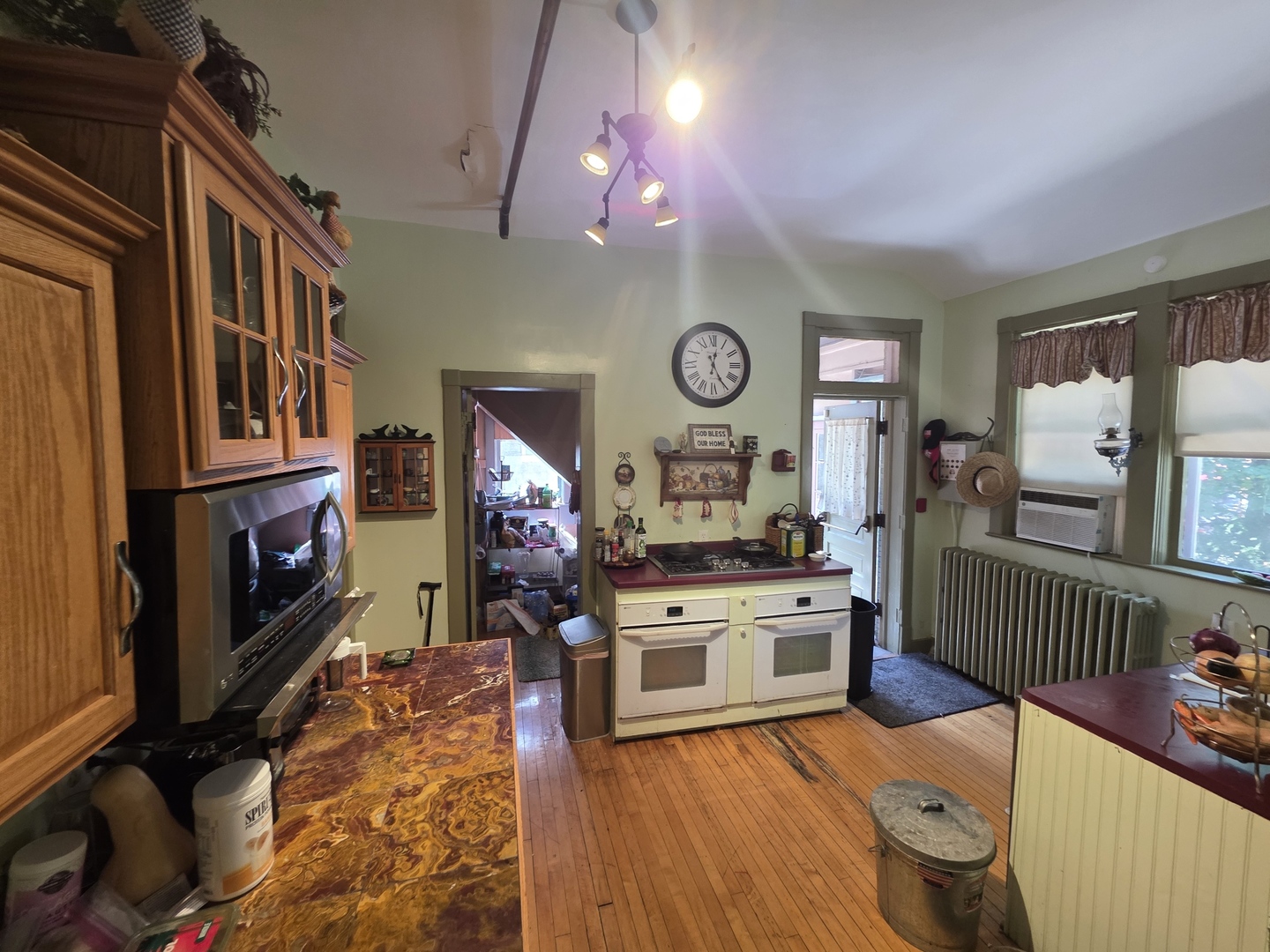 705 W Highland Avenue