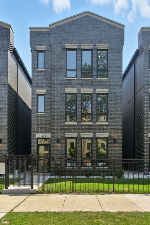 4623 S Michigan Avenue Chicago IL 60653