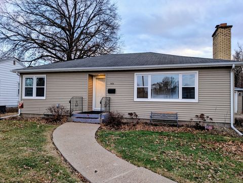 Photo of 3832 27th Avenue, Rock Island, IL 61201 (MLS # 12549819)