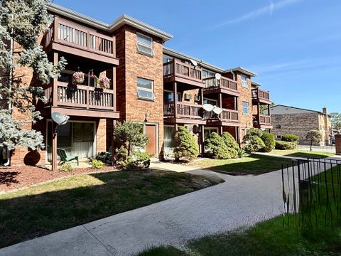 Photo of 14800 Kilpatrick Avenue #310, Midlothian, IL 60445 (MLS # 12773670)