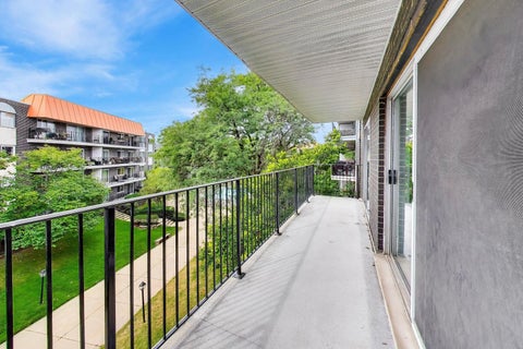 Tiny photo for 9530 Lamon Avenue #316, Skokie, IL 60077 (MLS # 12756162)