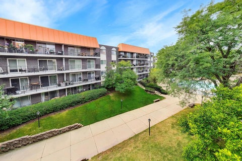 Tiny photo for 9530 Lamon Avenue #316, Skokie, IL 60077 (MLS # 12756162)