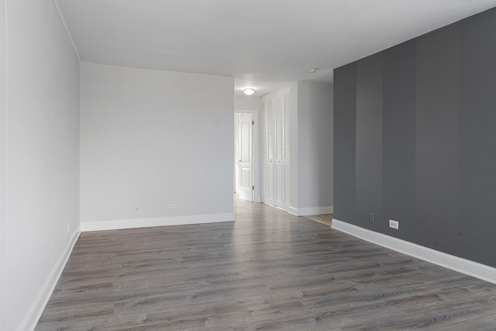 5534 N Kenmore Avenue 500