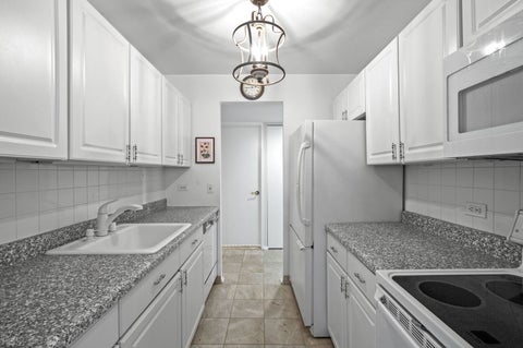 Tiny photo for 260 E Chestnut Street #512, Chicago, IL 60611 (MLS # 12791611)