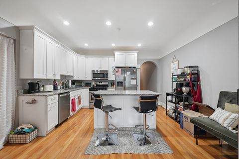 Tiny photo for 6926 S Paxton Avenue #1N, Chicago, IL 60649 (MLS # 12581313)