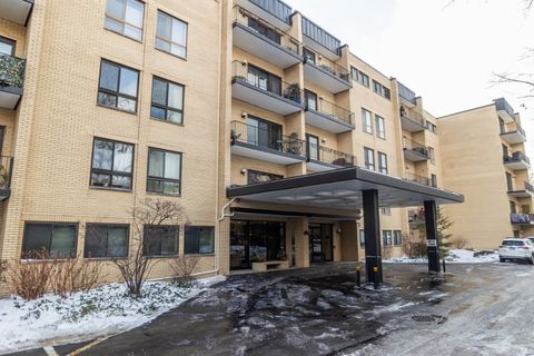 Photo of 221 N Kenilworth Avenue #109, Oak Park, IL 60302 (MLS # 12552102)