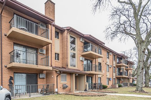 Tiny photo for 7010 W 110th Street #6, Worth, IL 60482 (MLS # 12537593)