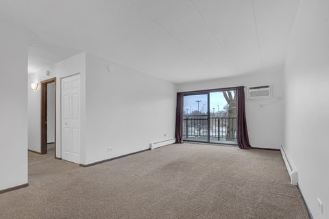 Tiny photo for 7010 W 110th Street #6, Worth, IL 60482 (MLS # 12537593)