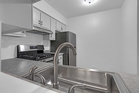 Tiny photo for 7010 W 110th Street #6, Worth, IL 60482 (MLS # 12537593)