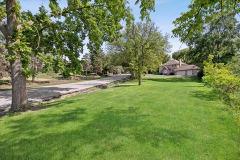 Tiny photo for 11131 Dineff Road, Lemont, IL 60439 (MLS # 12678767)