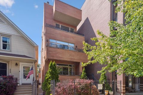 3052 N Oakley Avenue 1 Chicago IL 60618