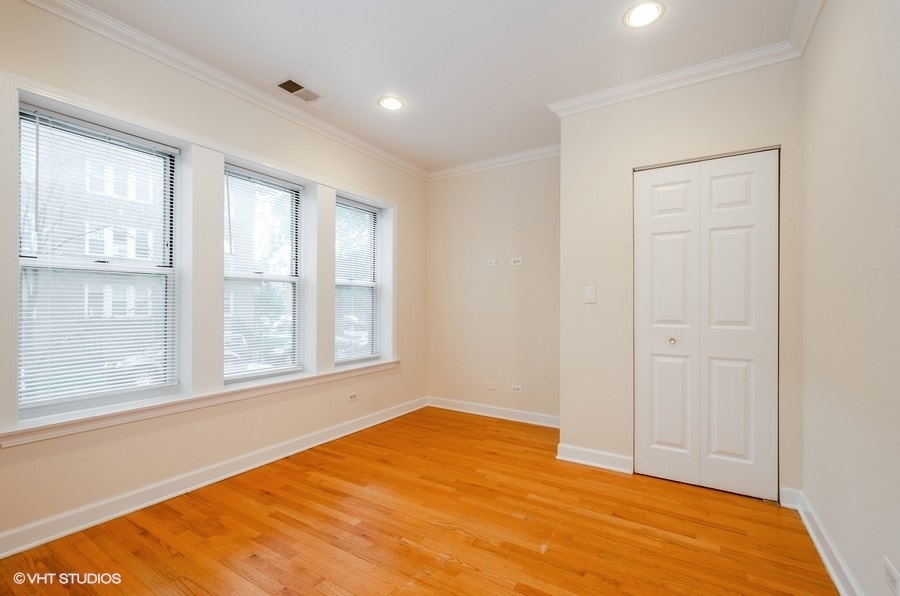 2856 W ROSEMONT Avenue 3
