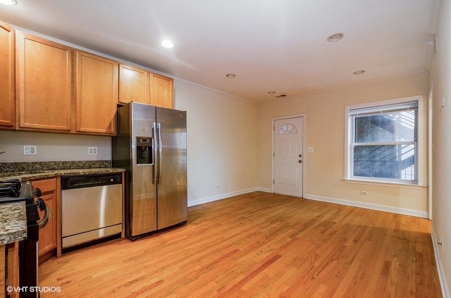 2856 W ROSEMONT Avenue 3