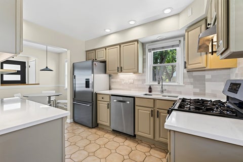 Tiny photo for 1050 Cedar Street, Park Ridge, IL 60068 (MLS # 12719296)