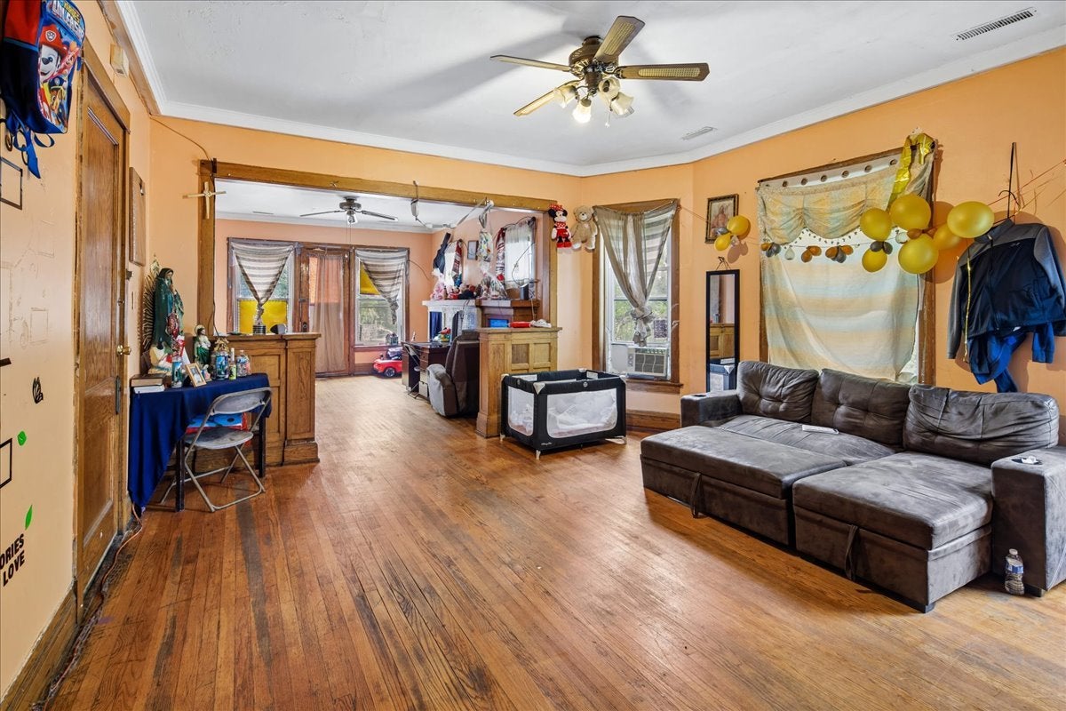 4134 W 25th Place