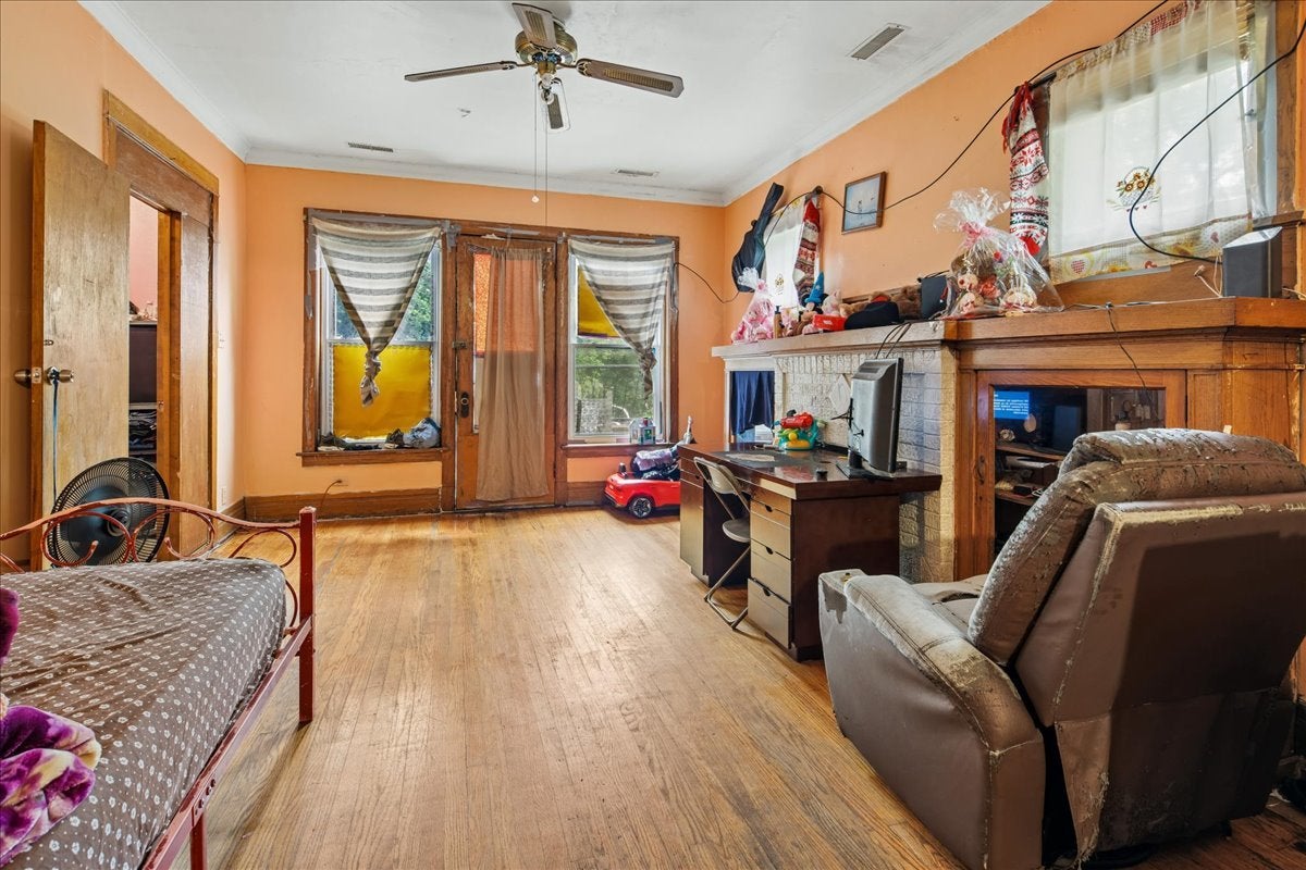 4134 W 25th Place