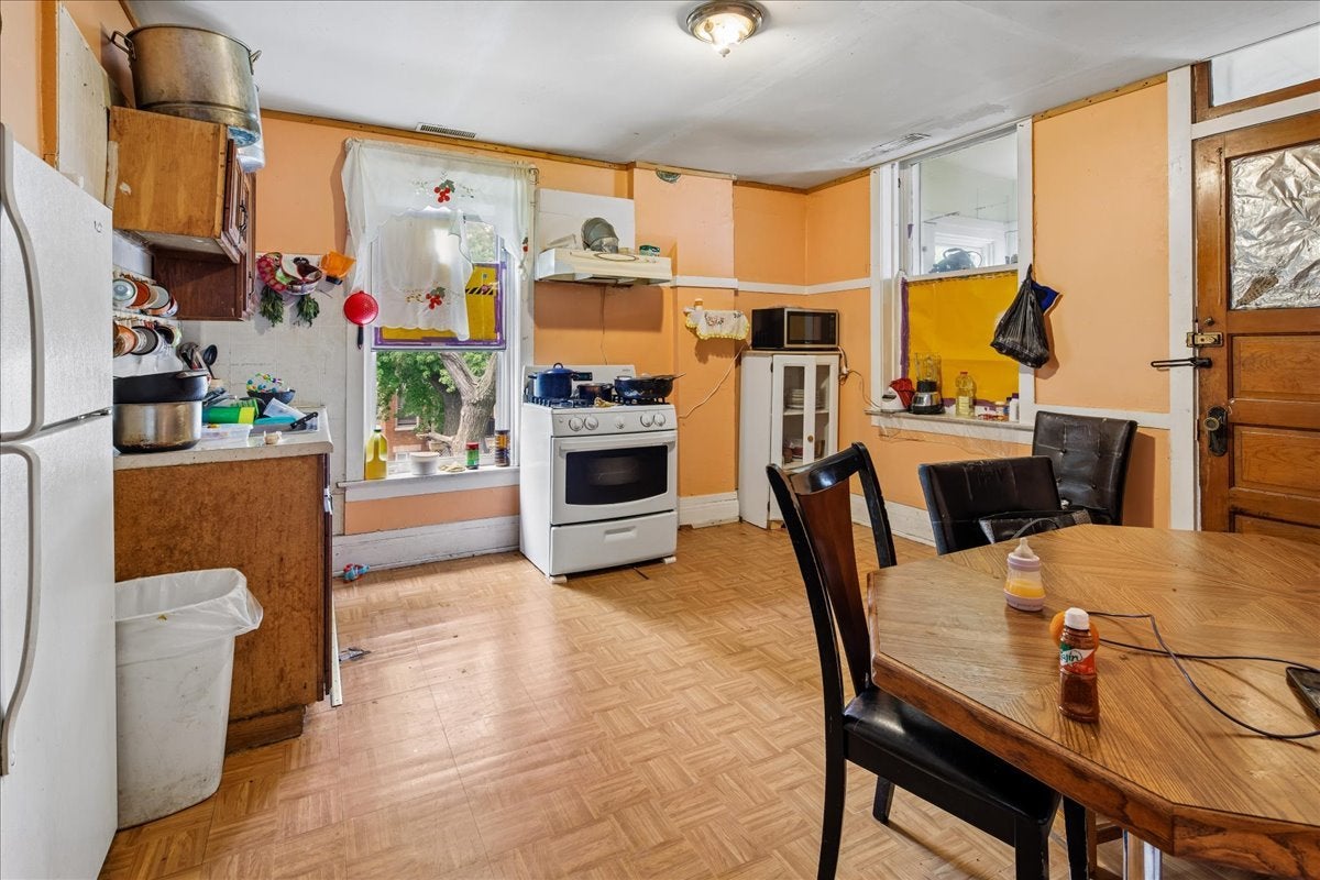 4134 W 25th Place