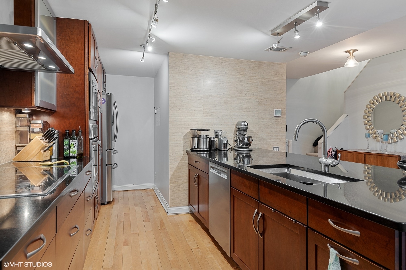 1169 S Plymouth Court 119