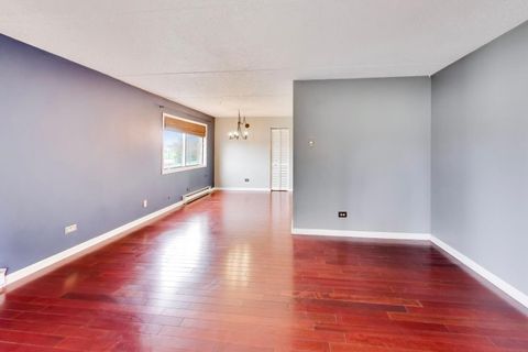 Tiny photo for 324 Klein Creek Court #A, Carol Stream, IL 60188 (MLS # 12608940)