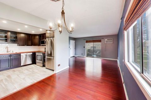 Tiny photo for 324 Klein Creek Court #A, Carol Stream, IL 60188 (MLS # 12608940)